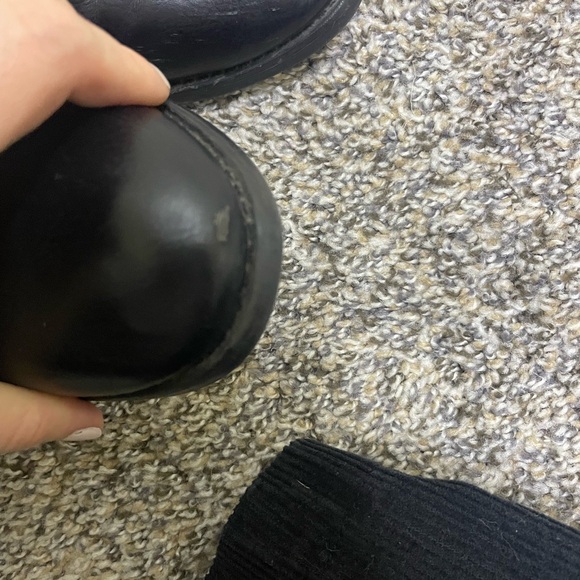 Cute black leather booties - Picture 6 of 9